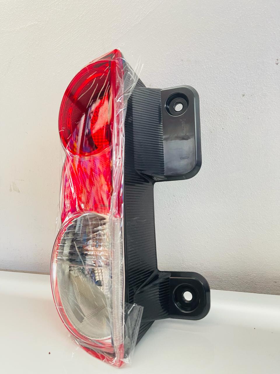 NISSAN NV 200 Tail Light - Lasienda