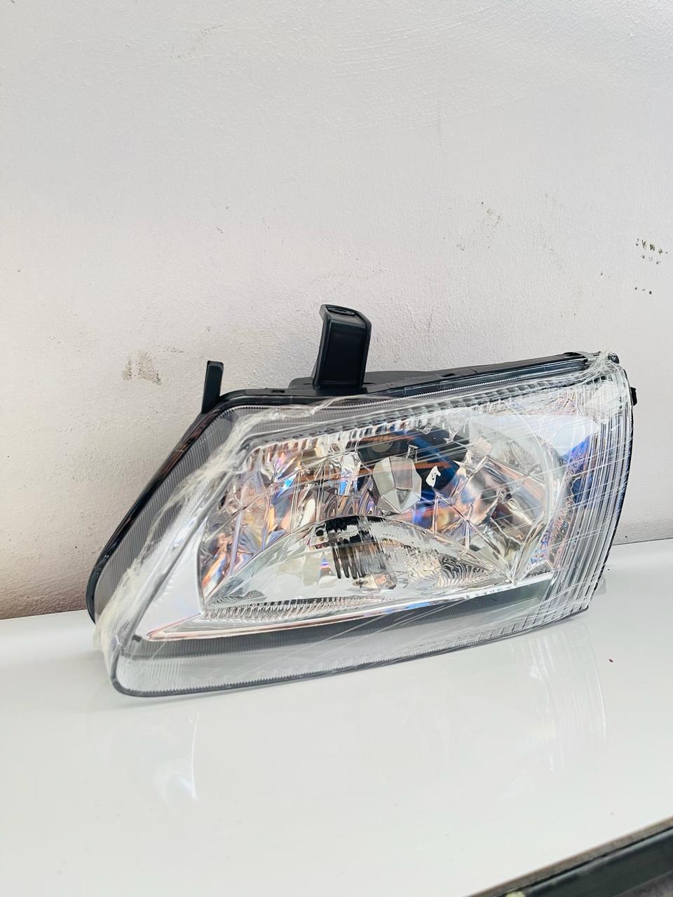 NISSAN N16 Headlamp Yr 01