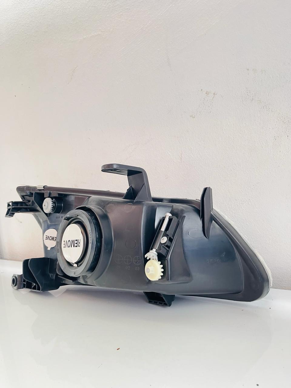 NISSAN N16 Headlamp Yr 01