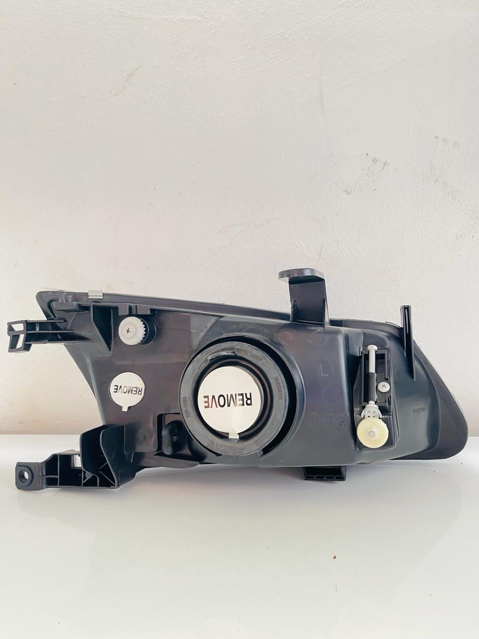 NISSAN N16 Headlamp Yr 01