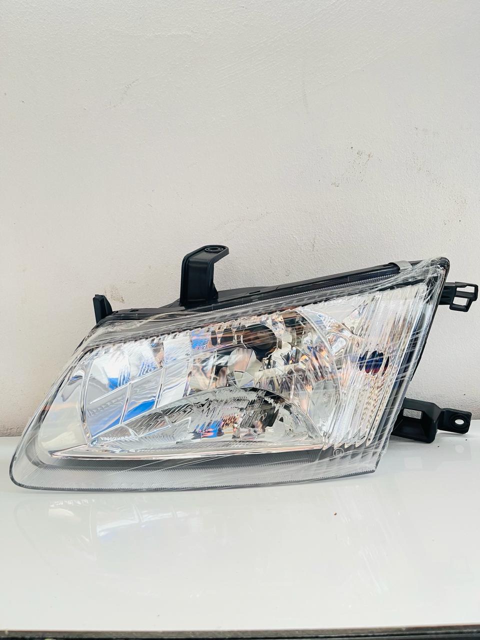 NISSAN N16 Headlamp Yr 01