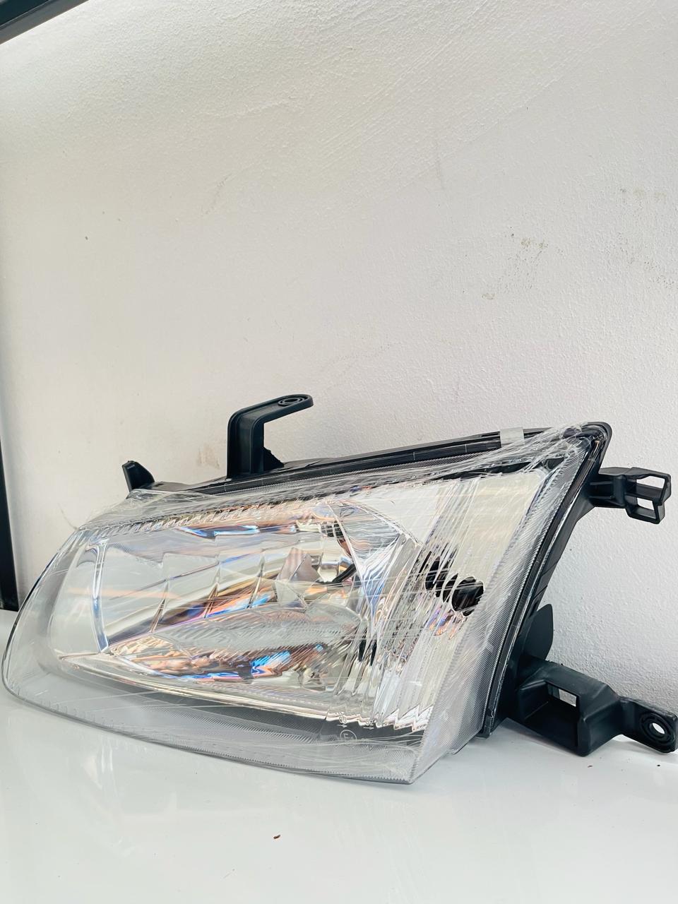 NISSAN N16 Headlamp Yr 01
