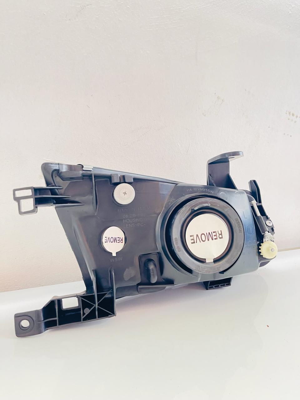 NISSAN N16 Headlamp Yr 01