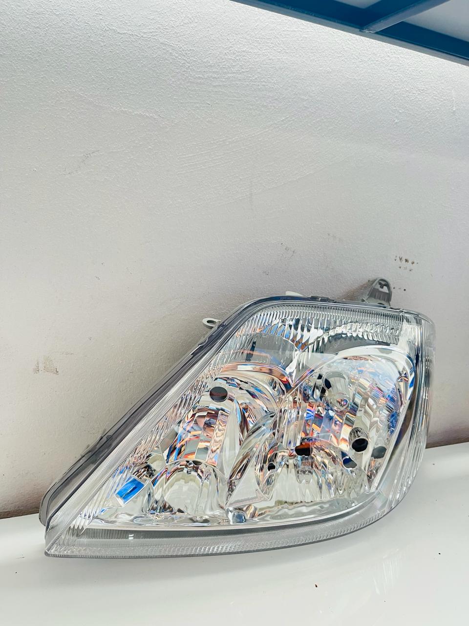 TOYOTA NZE Headlamp Yr 2002-2004 Double Foyer