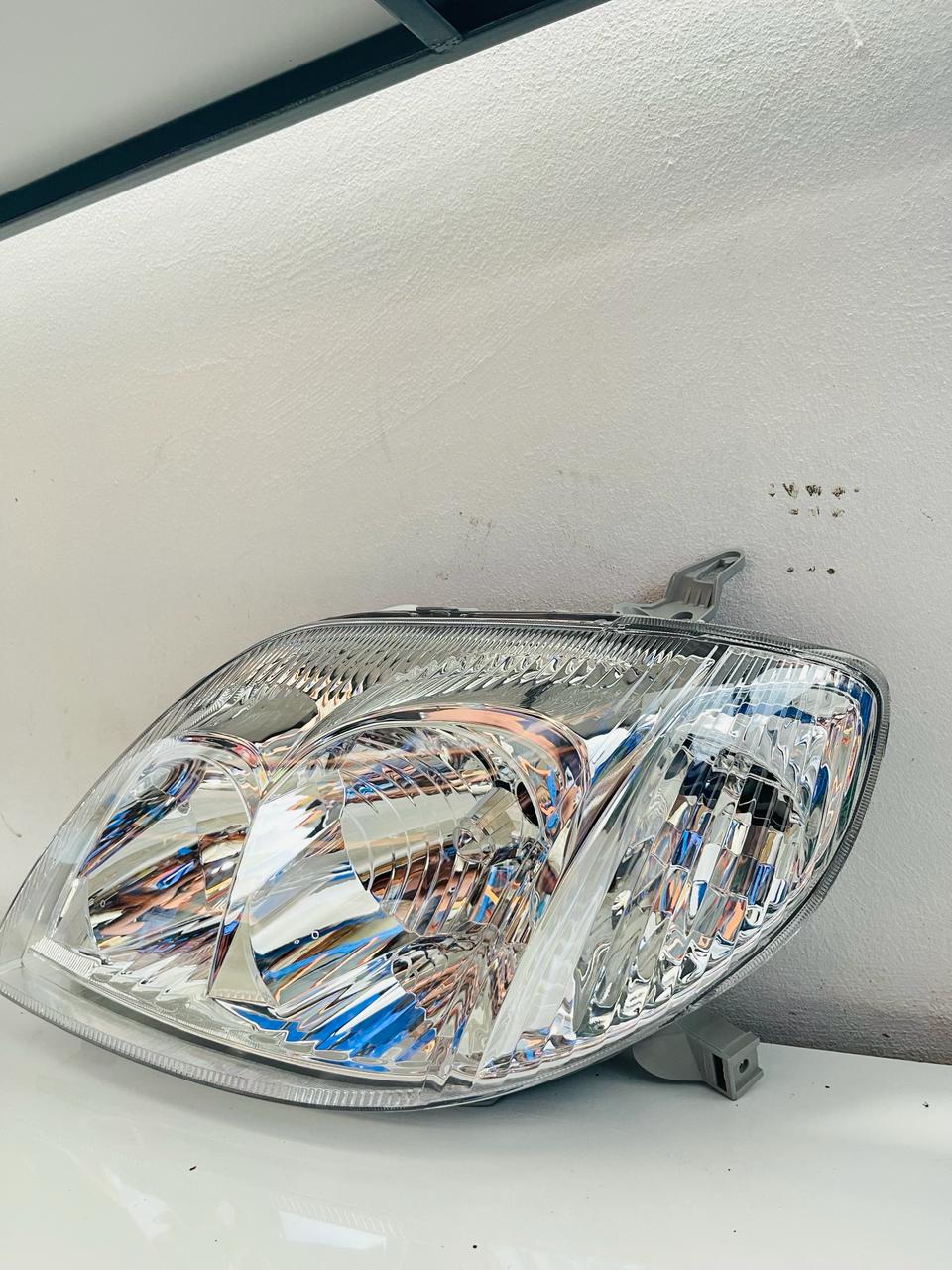 TOYOTA NZE Headlamp Yr 2002-2004 Double Foyer