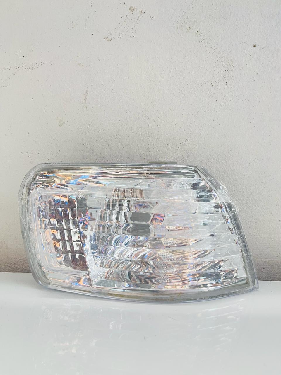 TOYOTA EE111 Corner Lamp