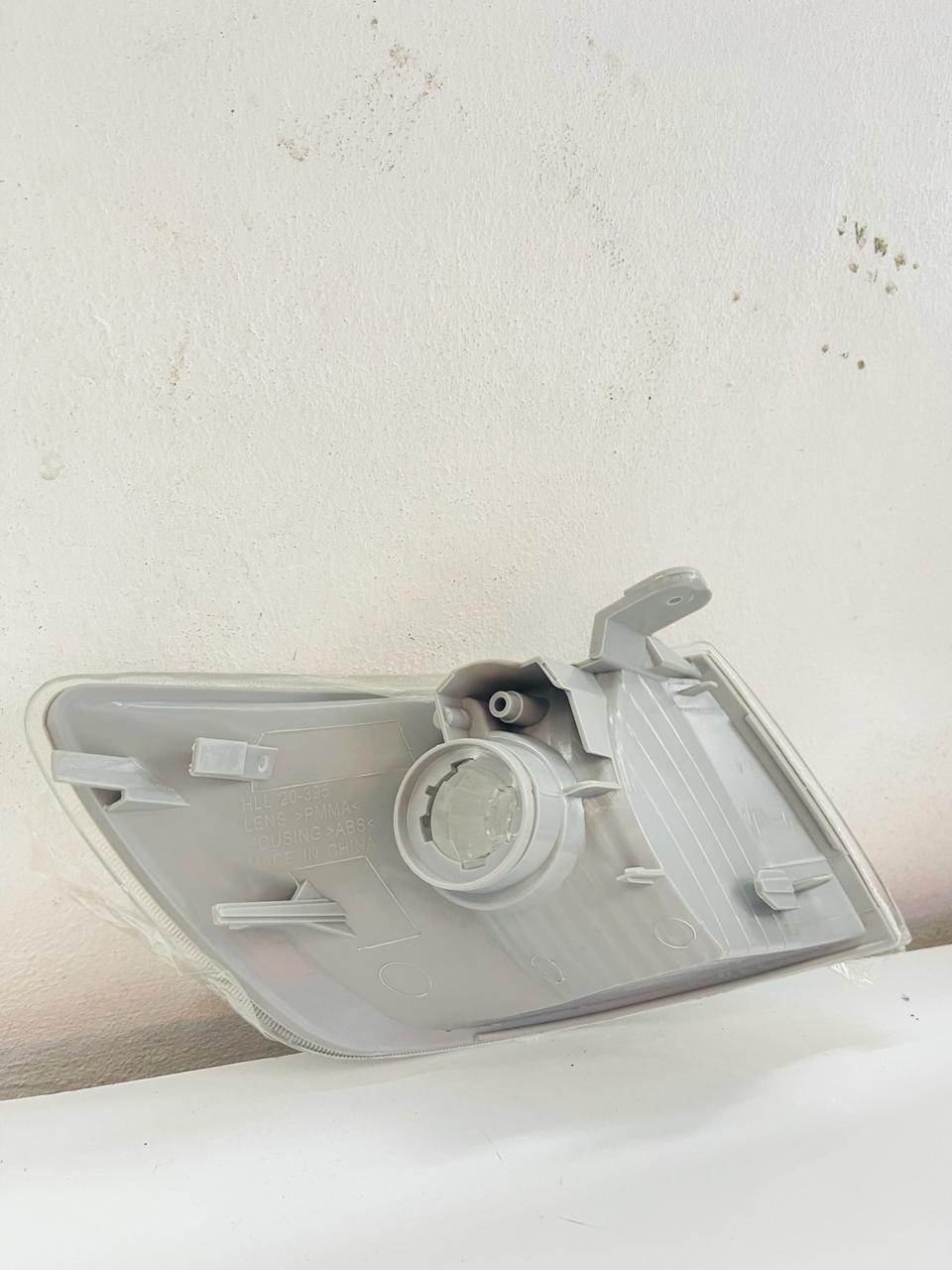 TOYOTA PREMIO YR 1999 Corner Lamp