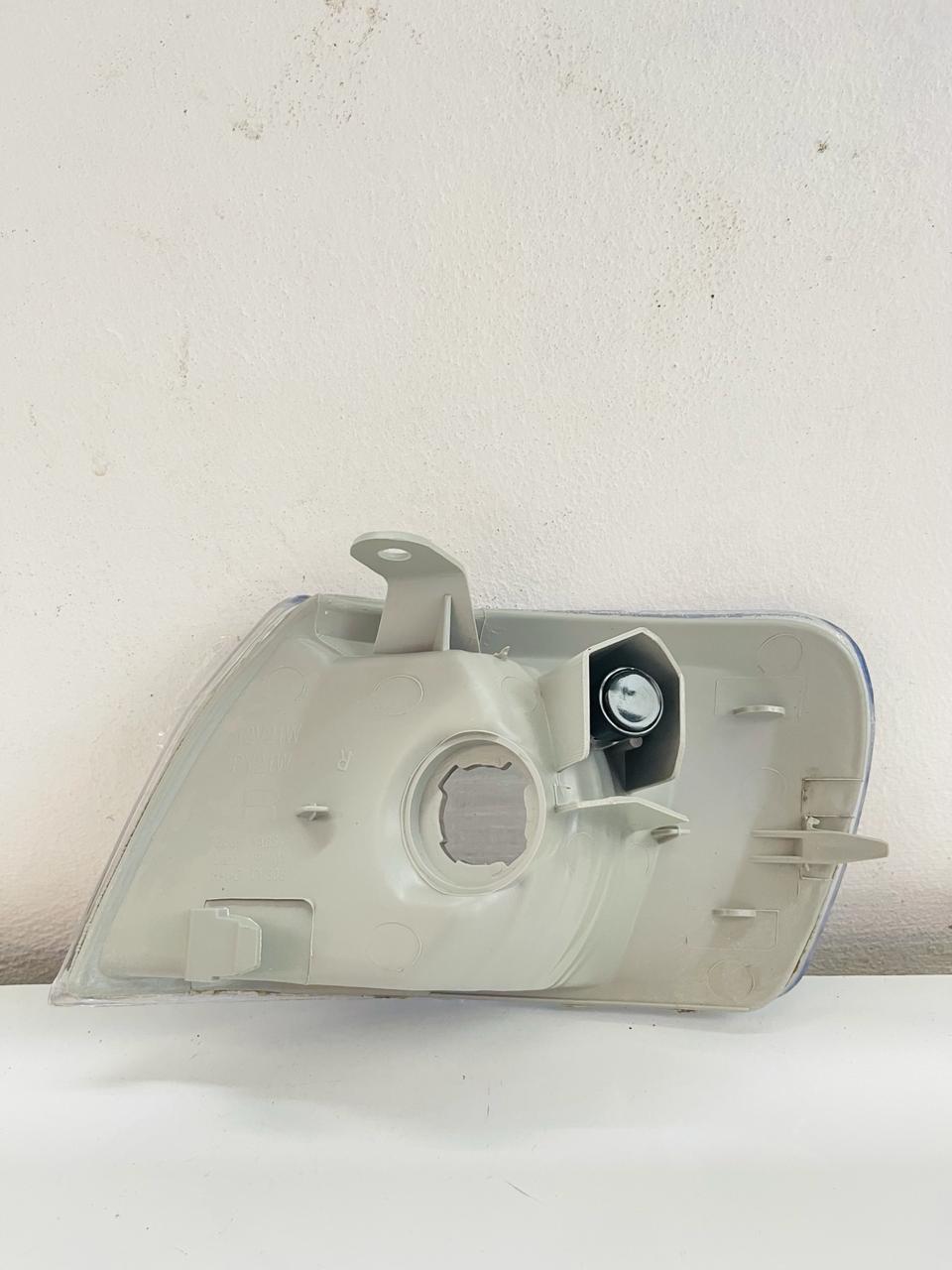 TOYOTA EE111 Corner Lamp